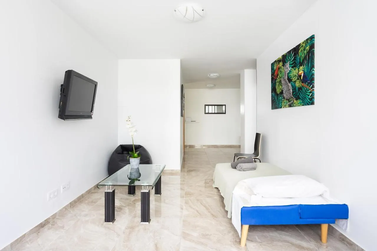 Black Cat Surf House 1 D Hotell Arona  Pensionat