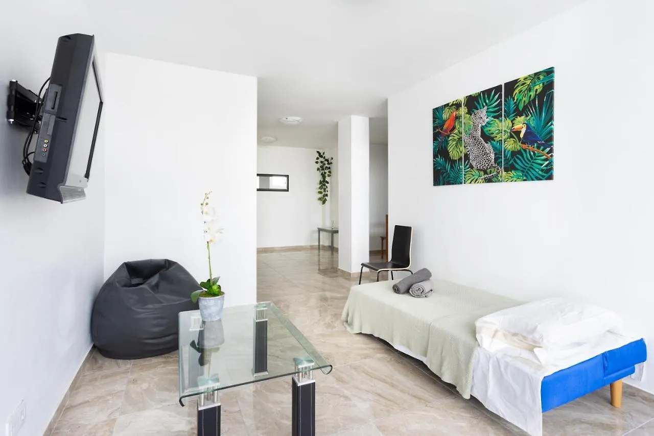 Pensionat Black Cat Surf House 1 D Hotell Arona