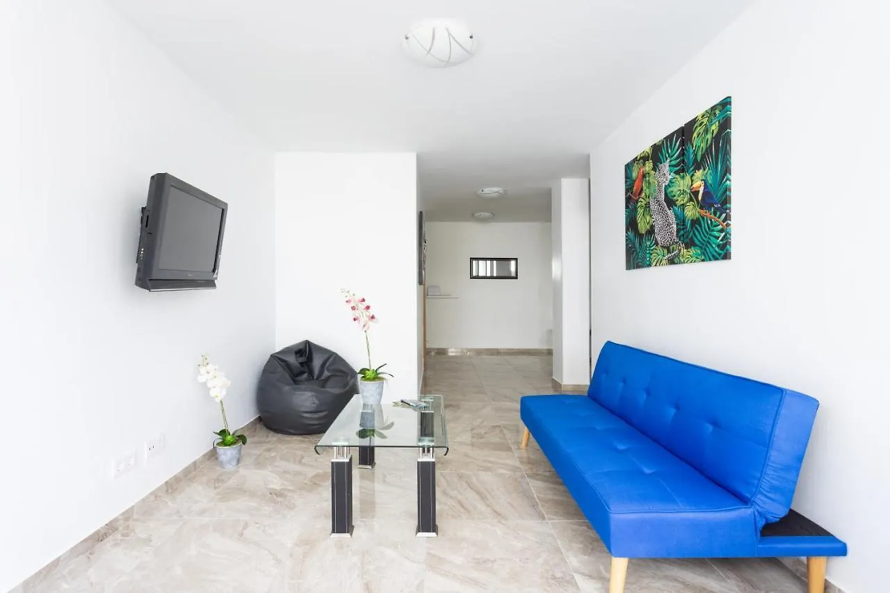 Black Cat Surf House 1 D Hotell Arona