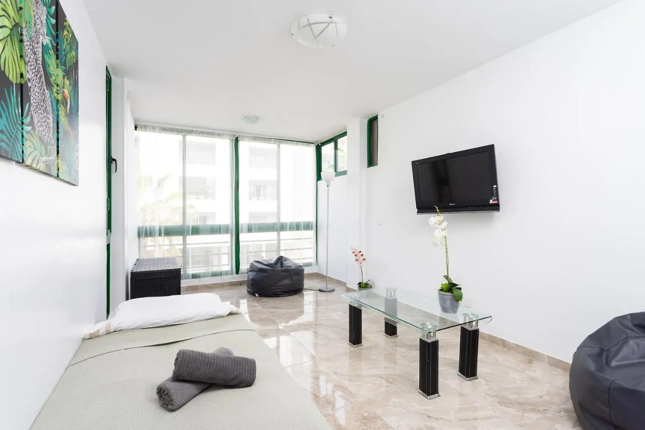 Black Cat Surf House 1 D Hotell Arona